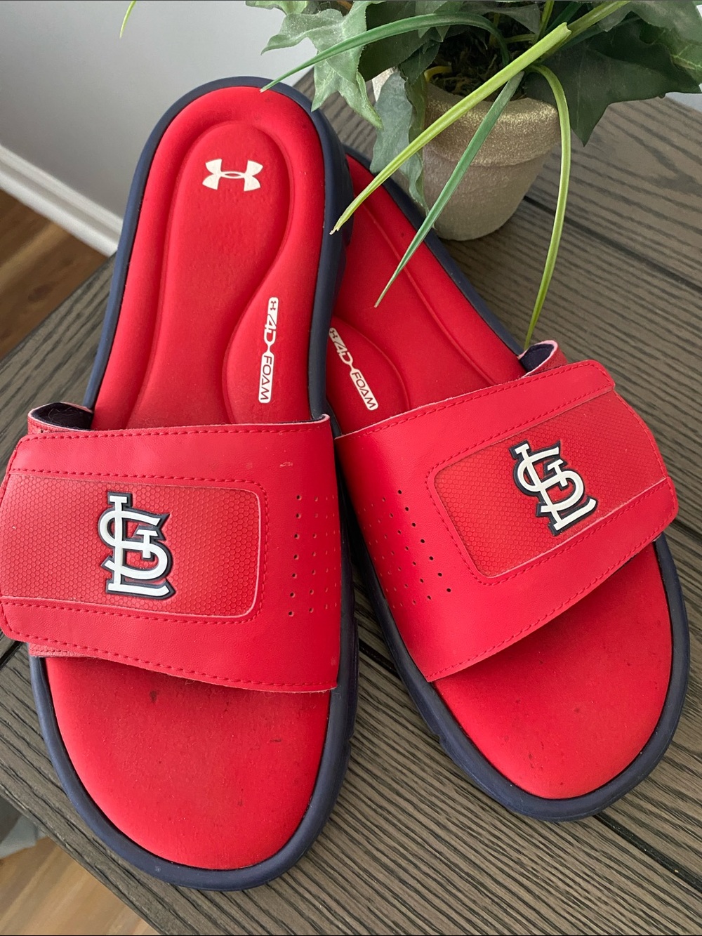 Under Armour Mens St. Louis Cardinals Red Slide Sandals with Adjustable Strap